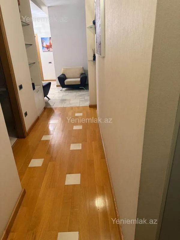 Satılır 4 otaqlı yeni tikili 200 m²