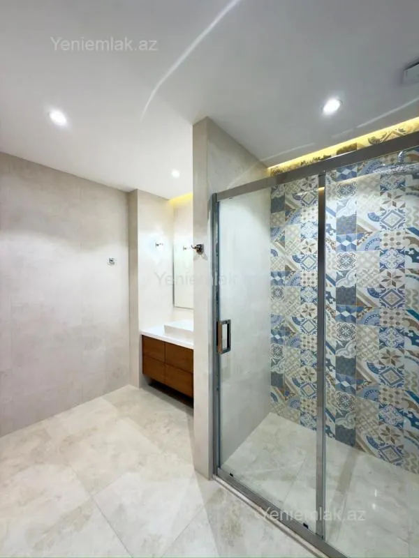 Satılır 3 otaqlı yeni tikili 140 m²