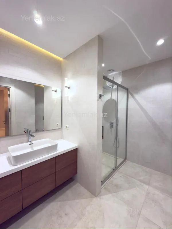Satılır 3 otaqlı yeni tikili 140 m²
