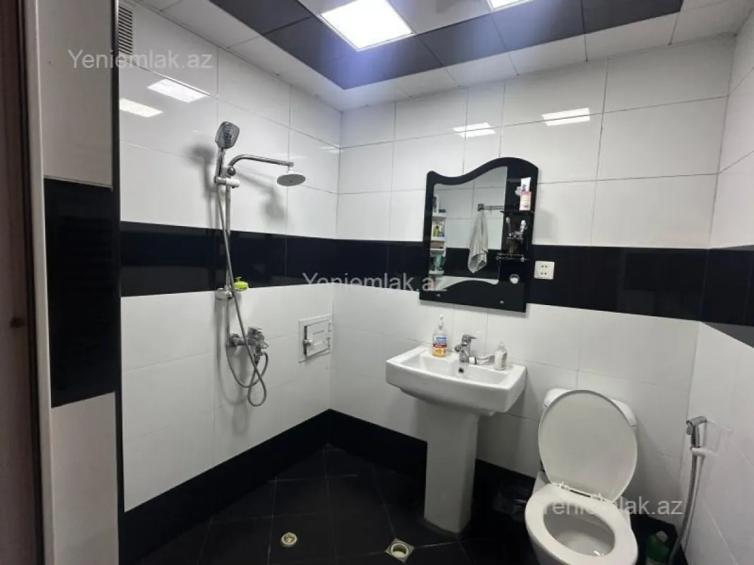 Satılır 3 otaqlı yeni tikili 90 m²