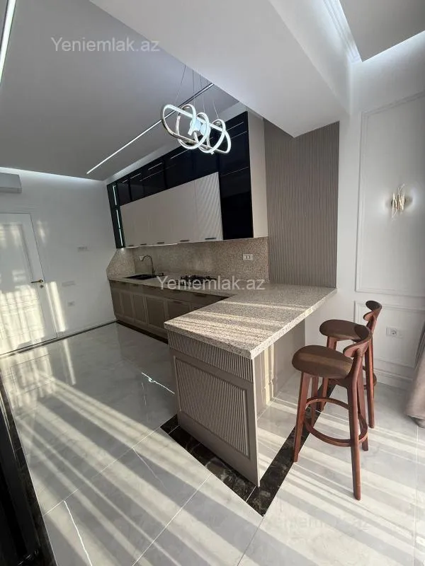 Satılır 3 otaqlı yeni tikili 127 m²