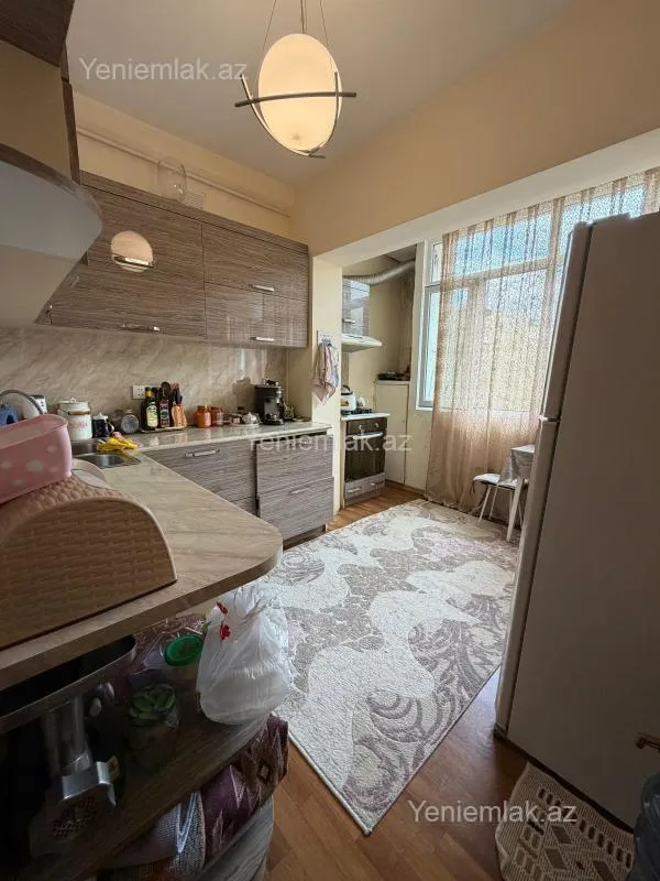 Satılır 3 otaqlı köhnə tikili 90 m²