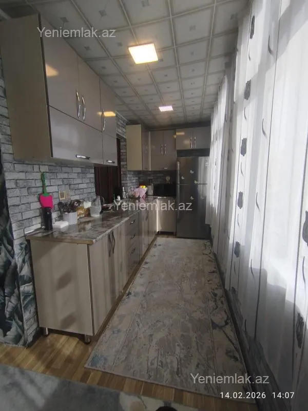 Satılır 4 otaqlı köhnə tikili 110 m²