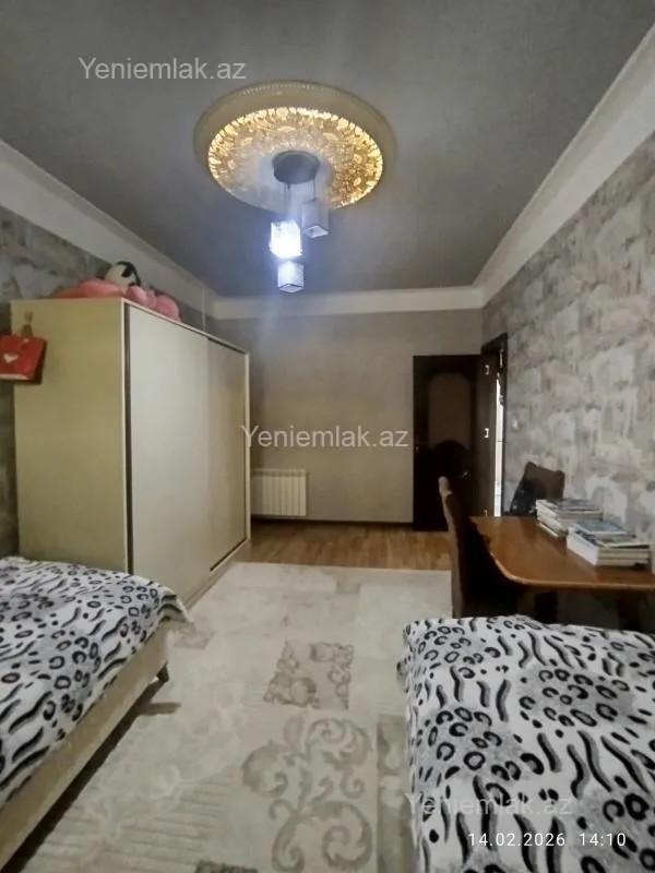 Satılır 4 otaqlı köhnə tikili 110 m²