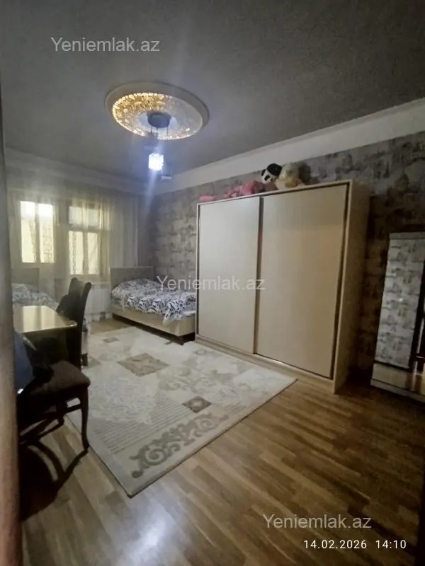 Satılır 4 otaqlı köhnə tikili 110 m²