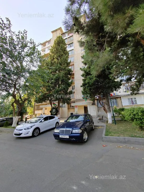 Satılır 4 otaqlı köhnə tikili 110 m²