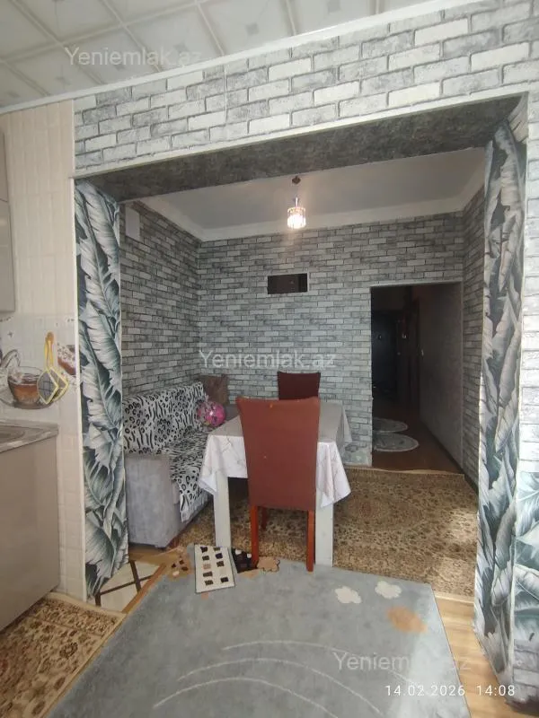 Satılır 4 otaqlı köhnə tikili 110 m²