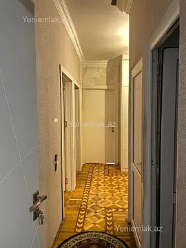 Satılır 5 otaqlı köhnə tikili 120 m²