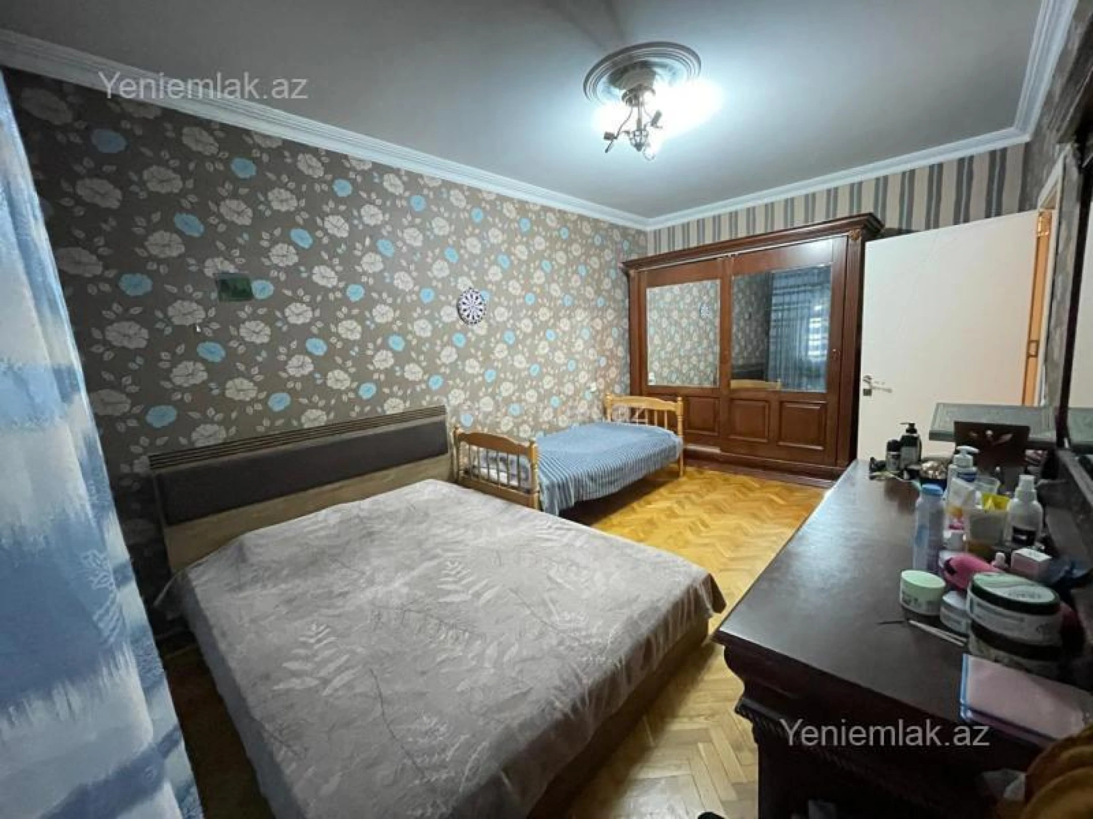 Satılır 5 otaqlı köhnə tikili 120 m²