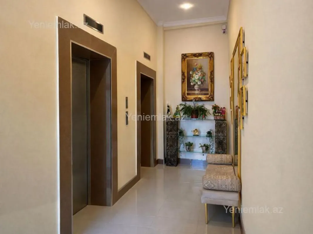 Satılır 3 otaqlı yeni tikili 128 m²