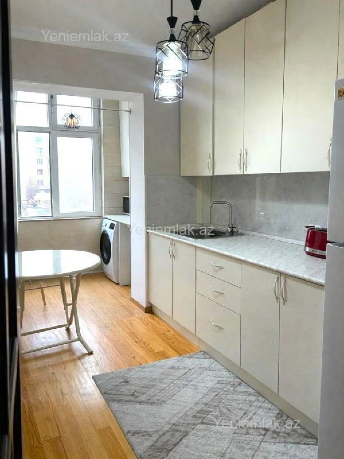 Satılır 2 otaqlı köhnə tikili 65 m²