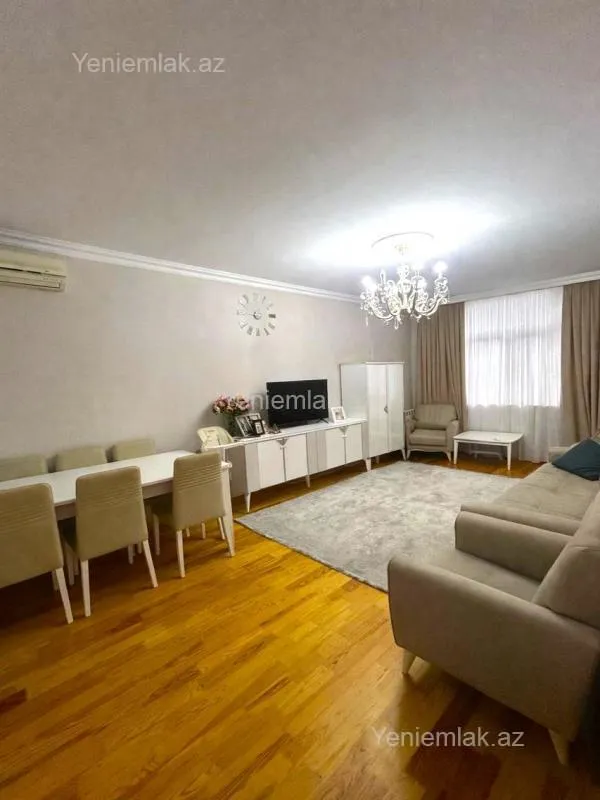 Satılır 2 otaqlı köhnə tikili 65 m²