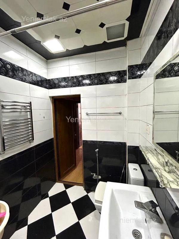 Satılır 2 otaqlı köhnə tikili 65 m²
