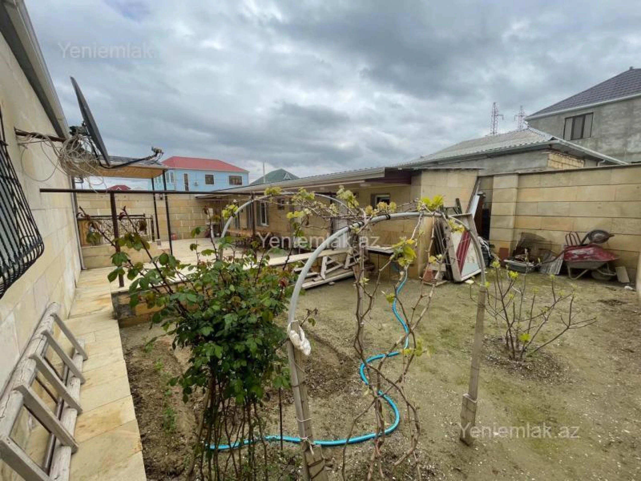 Satılır 3 otaqlı həyət evi 110 m²