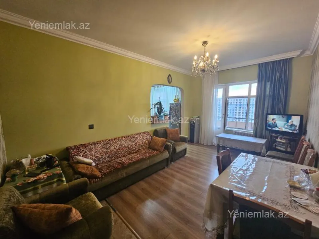 Satılır 5 otaqlı köhnə tikili 120 m²