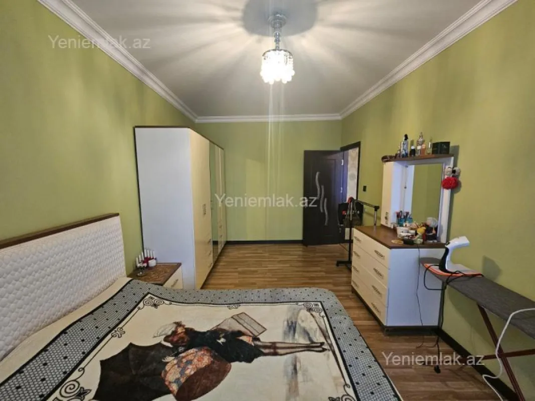 Satılır 5 otaqlı köhnə tikili 120 m²