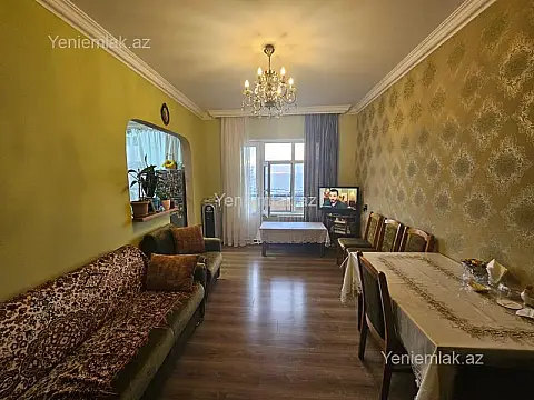 Satılır 5 otaqlı köhnə tikili 120 m²