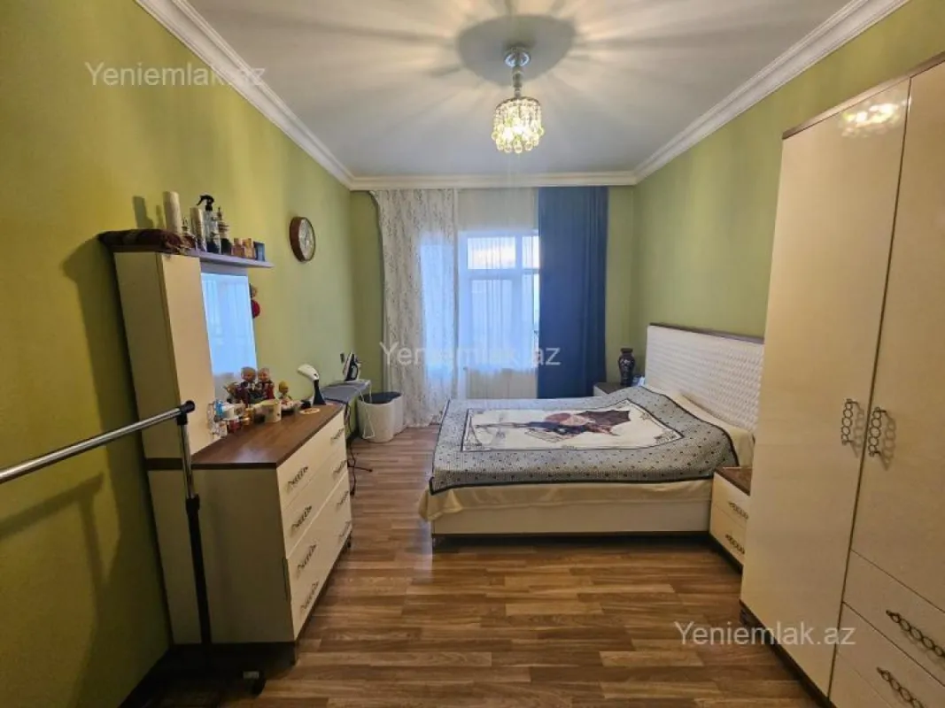 Satılır 5 otaqlı köhnə tikili 120 m²