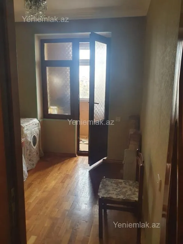 Satılır 3 otaqlı köhnə tikili 75 m²