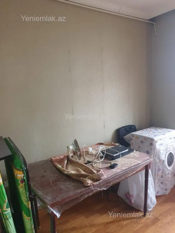 Satılır 3 otaqlı köhnə tikili 75 m²