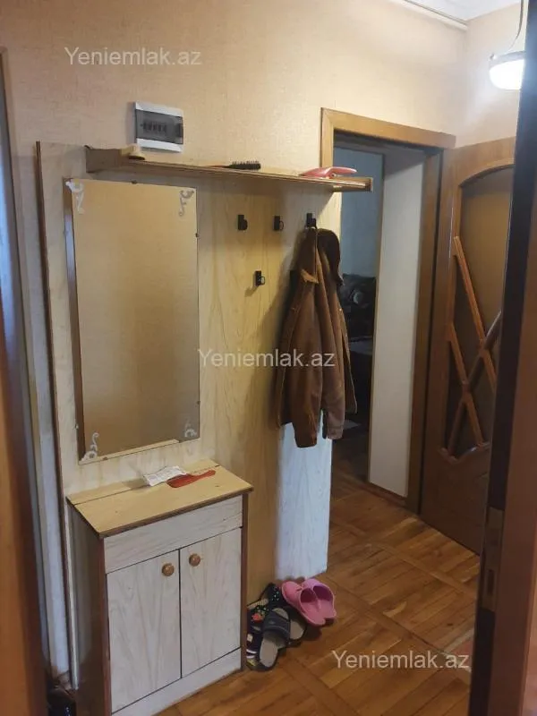 Satılır 3 otaqlı köhnə tikili 75 m²