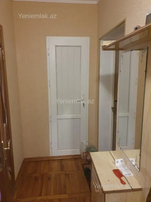 Satılır 3 otaqlı köhnə tikili 75 m²