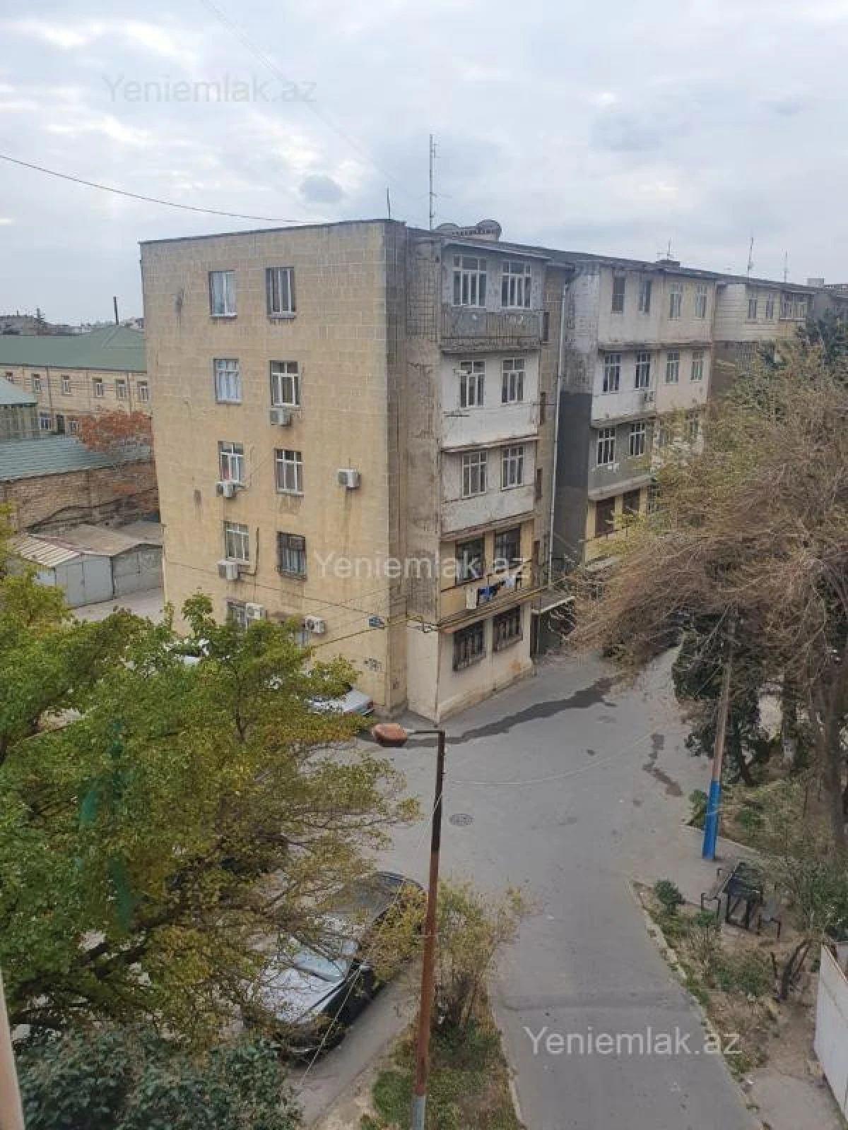 Satılır 3 otaqlı köhnə tikili 75 m²