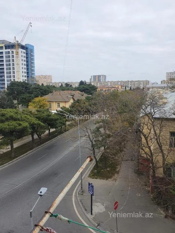 Satılır 3 otaqlı köhnə tikili 75 m²