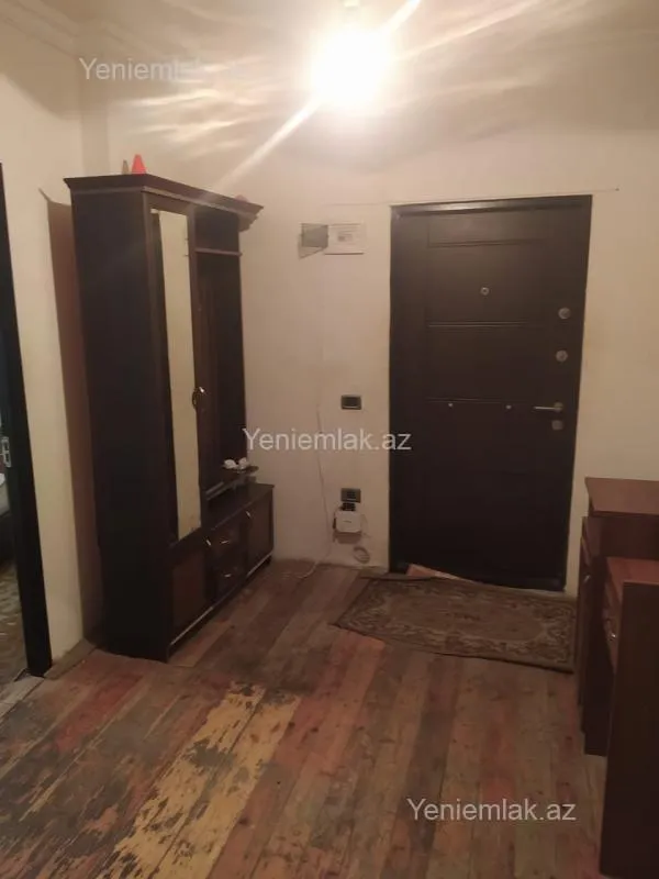Satılır 3 otaqlı köhnə tikili 80 m²