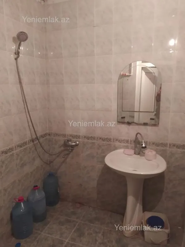 Satılır 3 otaqlı köhnə tikili 80 m²