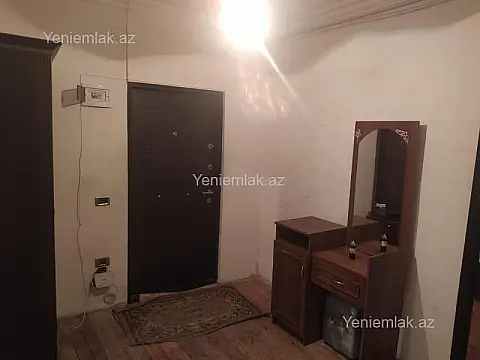 Satılır 3 otaqlı köhnə tikili 80 m²