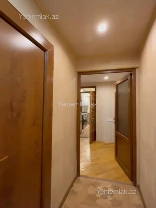 Satılır 3 otaqlı köhnə tikili 75 m²