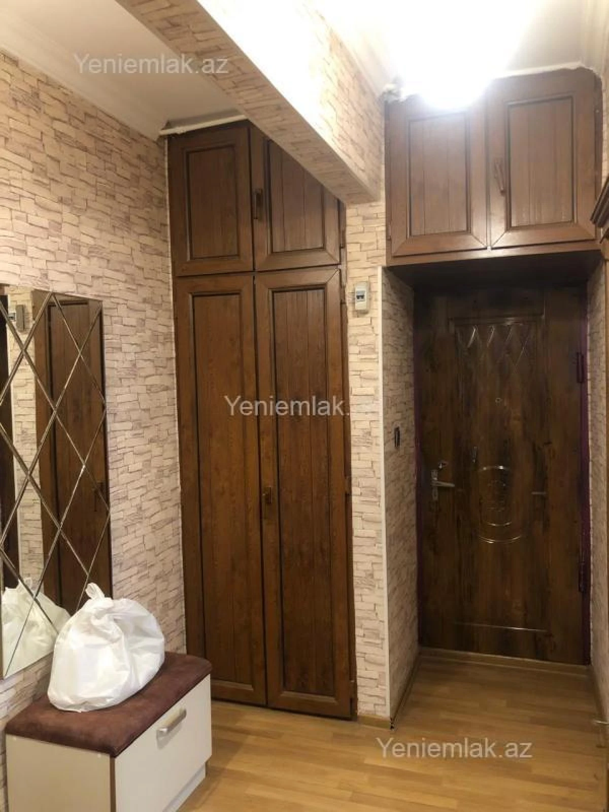 Satılır 3 otaqlı köhnə tikili 80 m²
