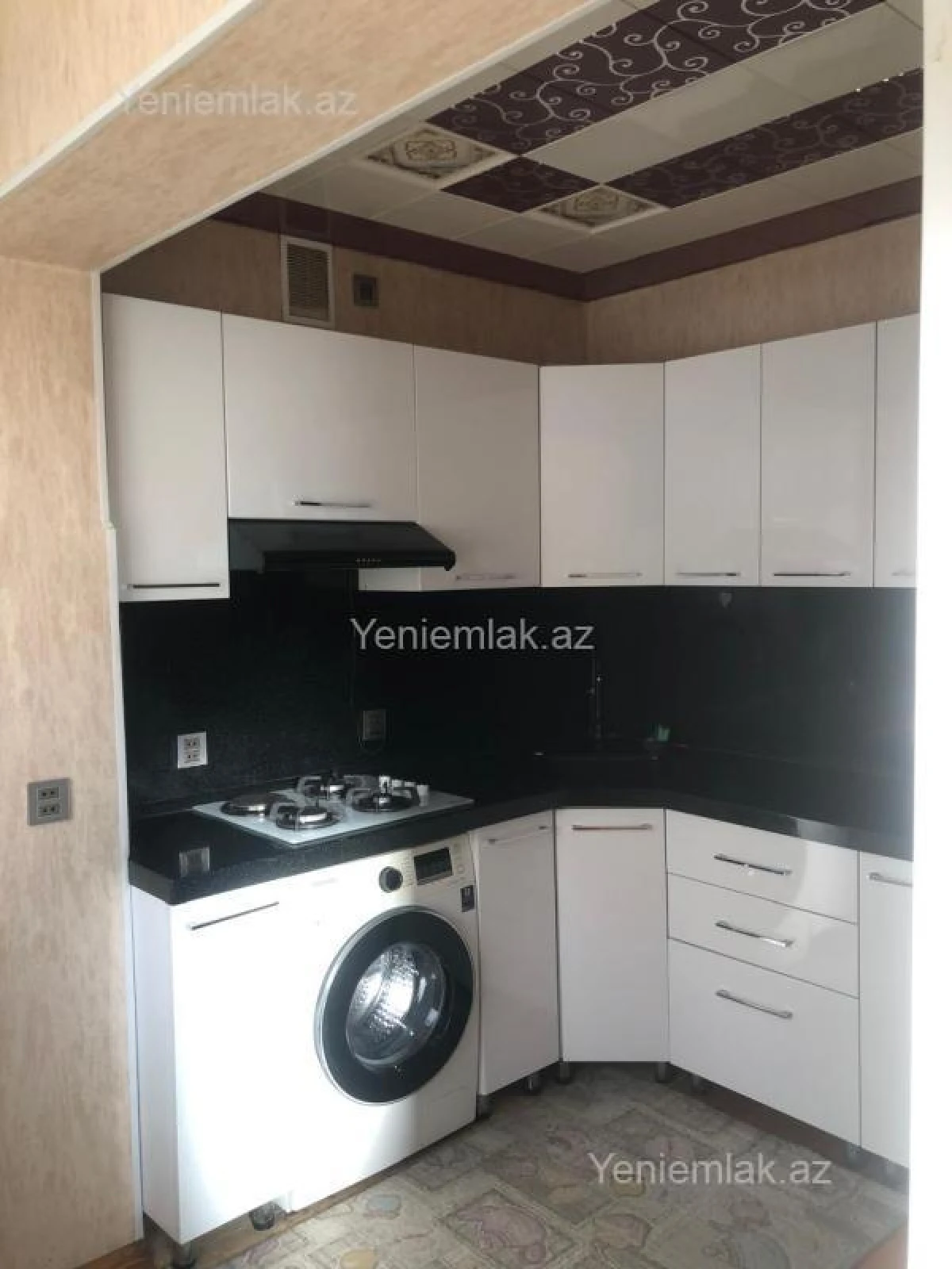 Satılır 3 otaqlı köhnə tikili 80 m²
