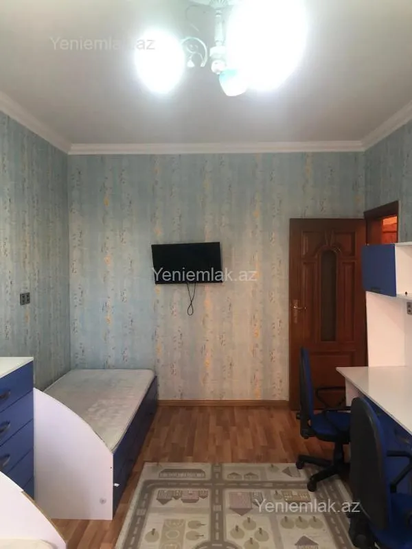 Satılır 3 otaqlı köhnə tikili 80 m²