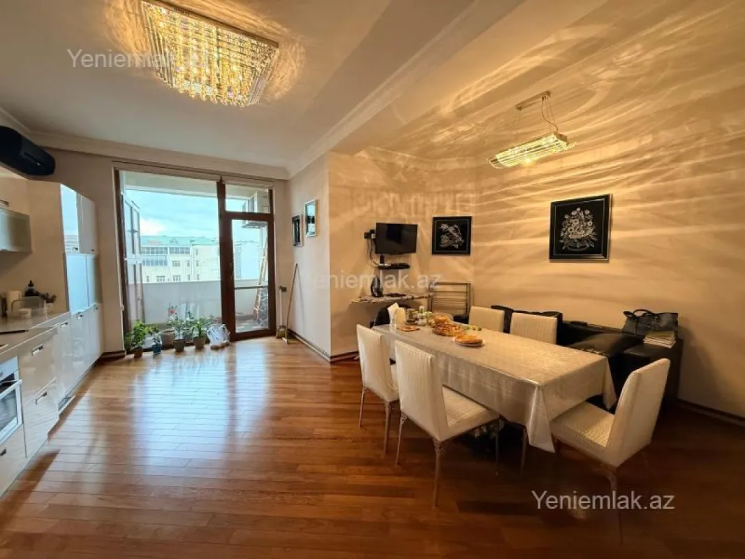 Satılır 4 otaqlı yeni tikili 220 m²