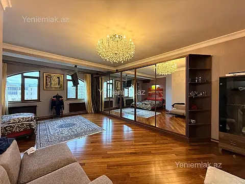 Satılır 4 otaqlı yeni tikili 220 m²