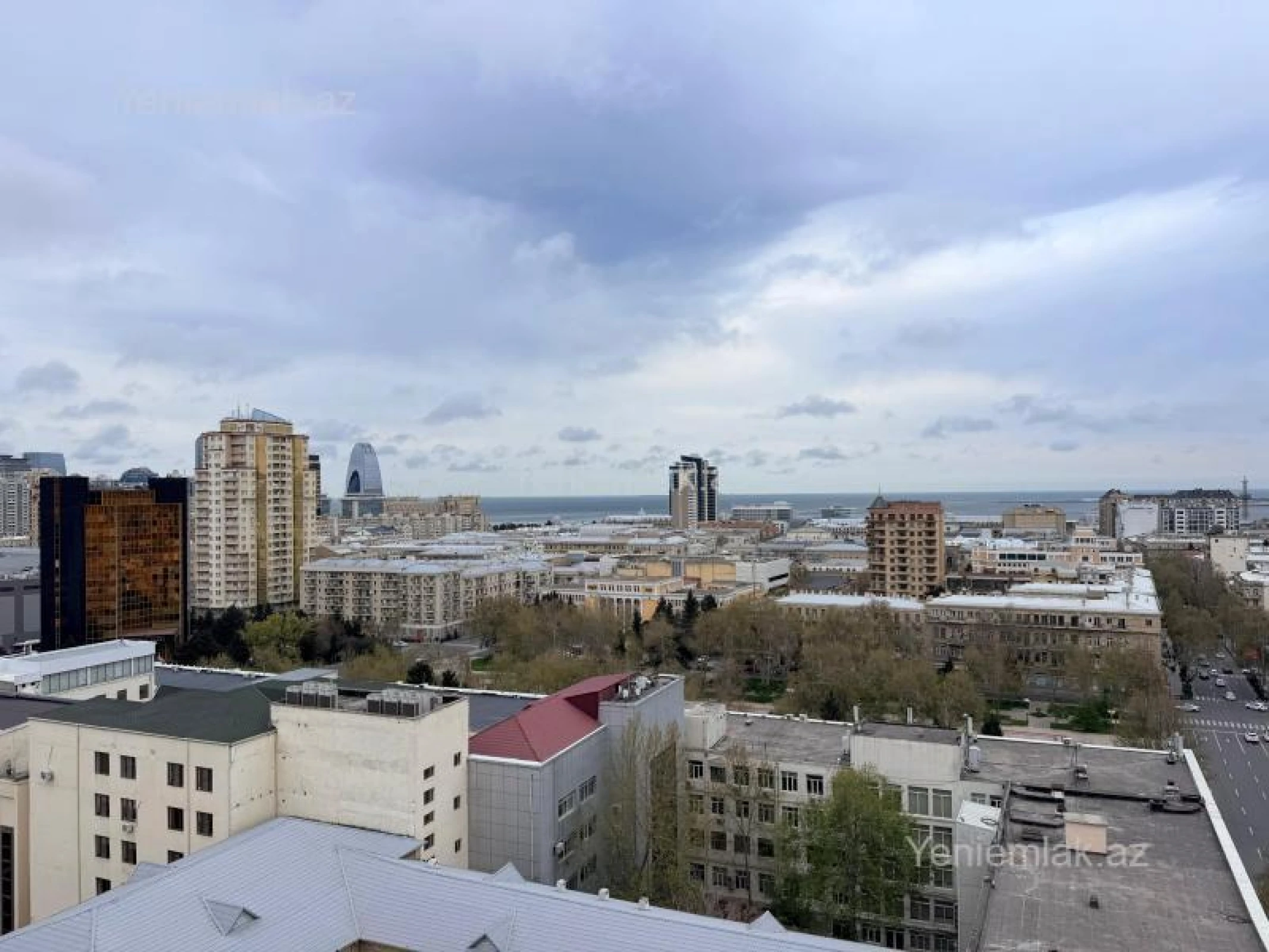 Satılır 4 otaqlı yeni tikili 220 m²