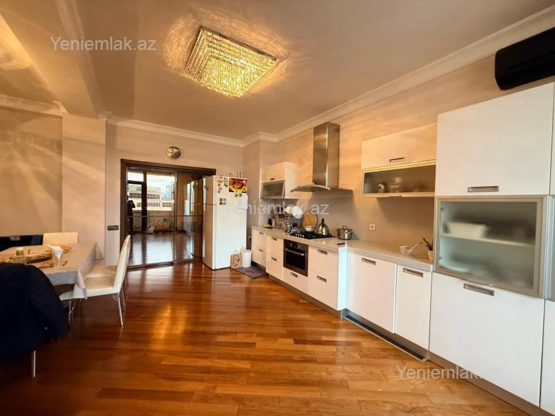 Satılır 4 otaqlı yeni tikili 220 m²