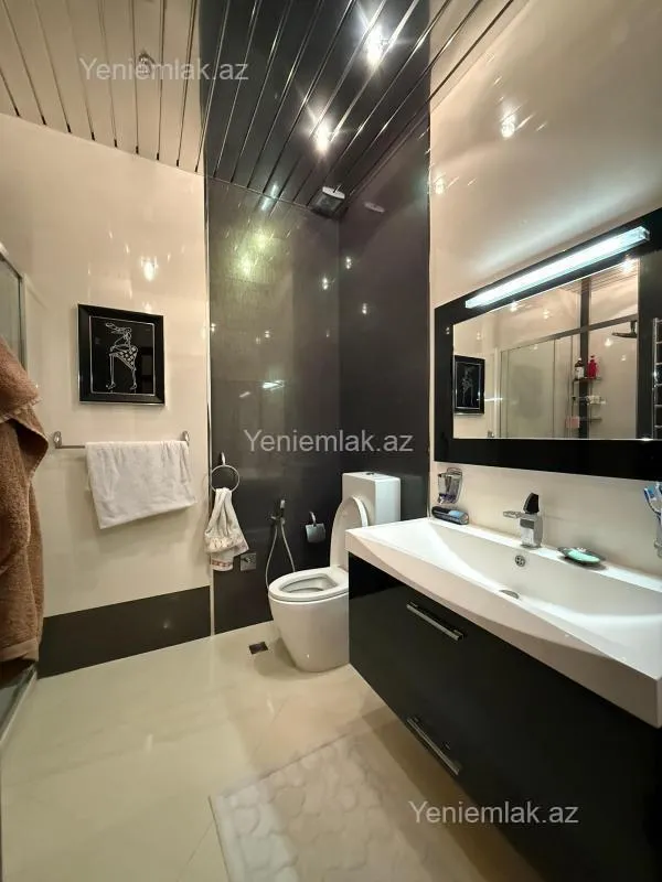 Satılır 4 otaqlı yeni tikili 220 m²