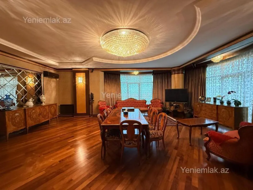 Satılır 4 otaqlı yeni tikili 220 m²