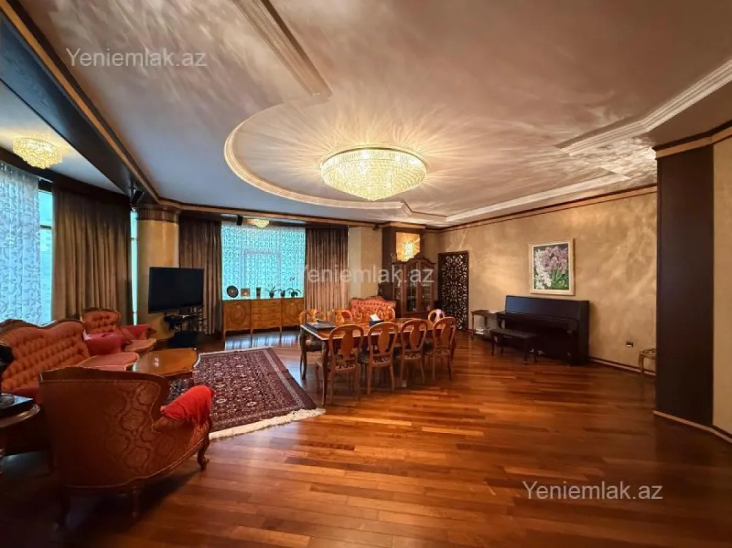 Satılır 4 otaqlı yeni tikili 220 m²