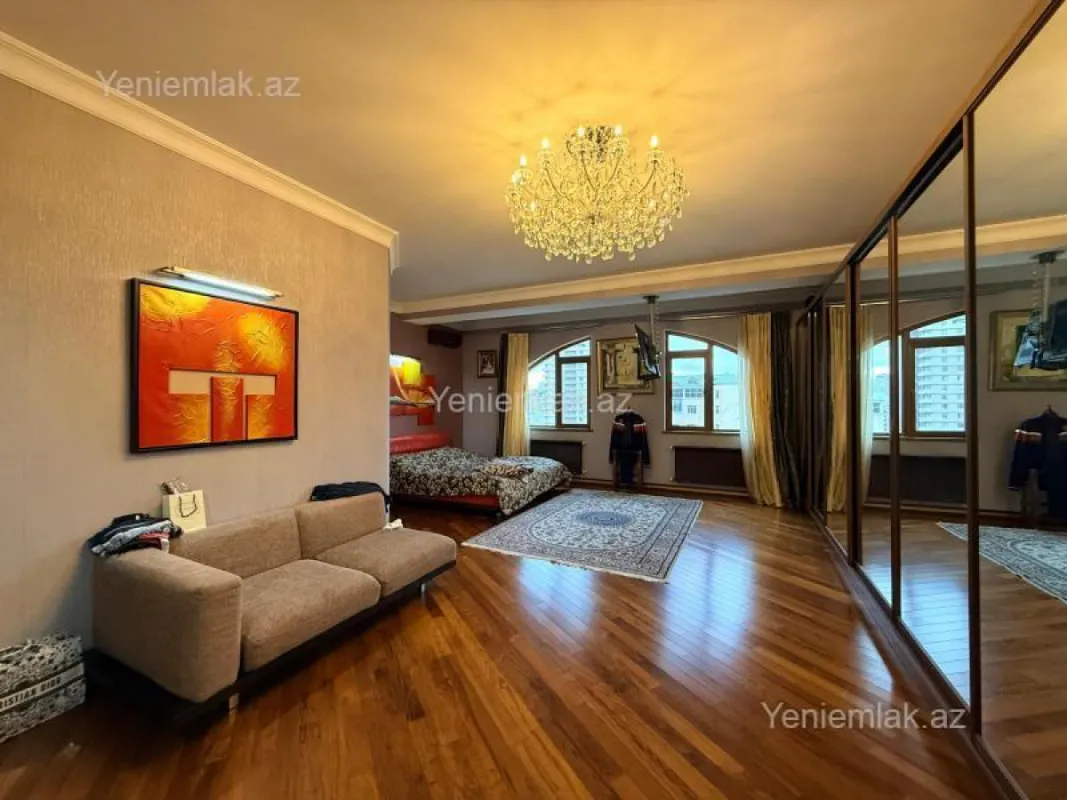 Satılır 4 otaqlı yeni tikili 220 m²