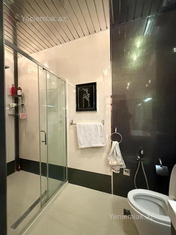 Satılır 4 otaqlı yeni tikili 220 m²