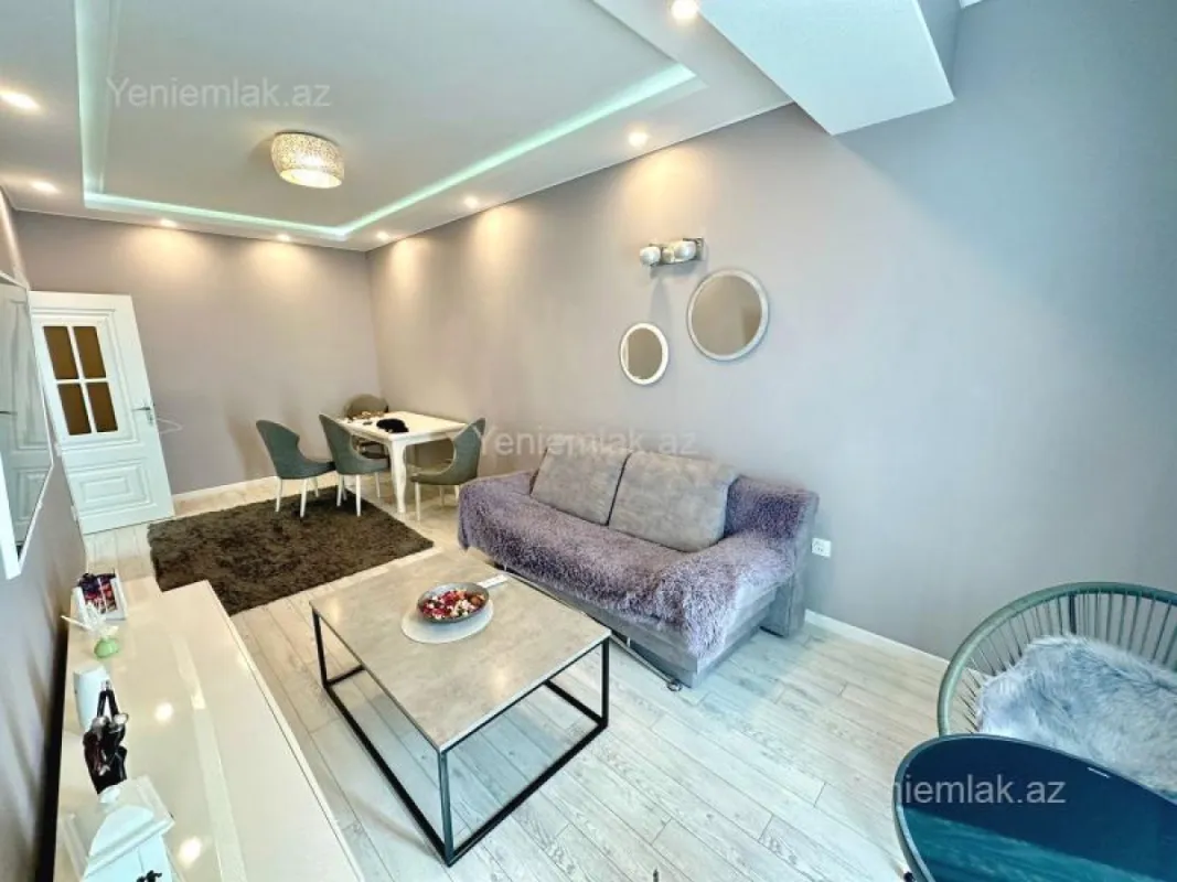 Satılır 2 otaqlı yeni tikili 60 m²
