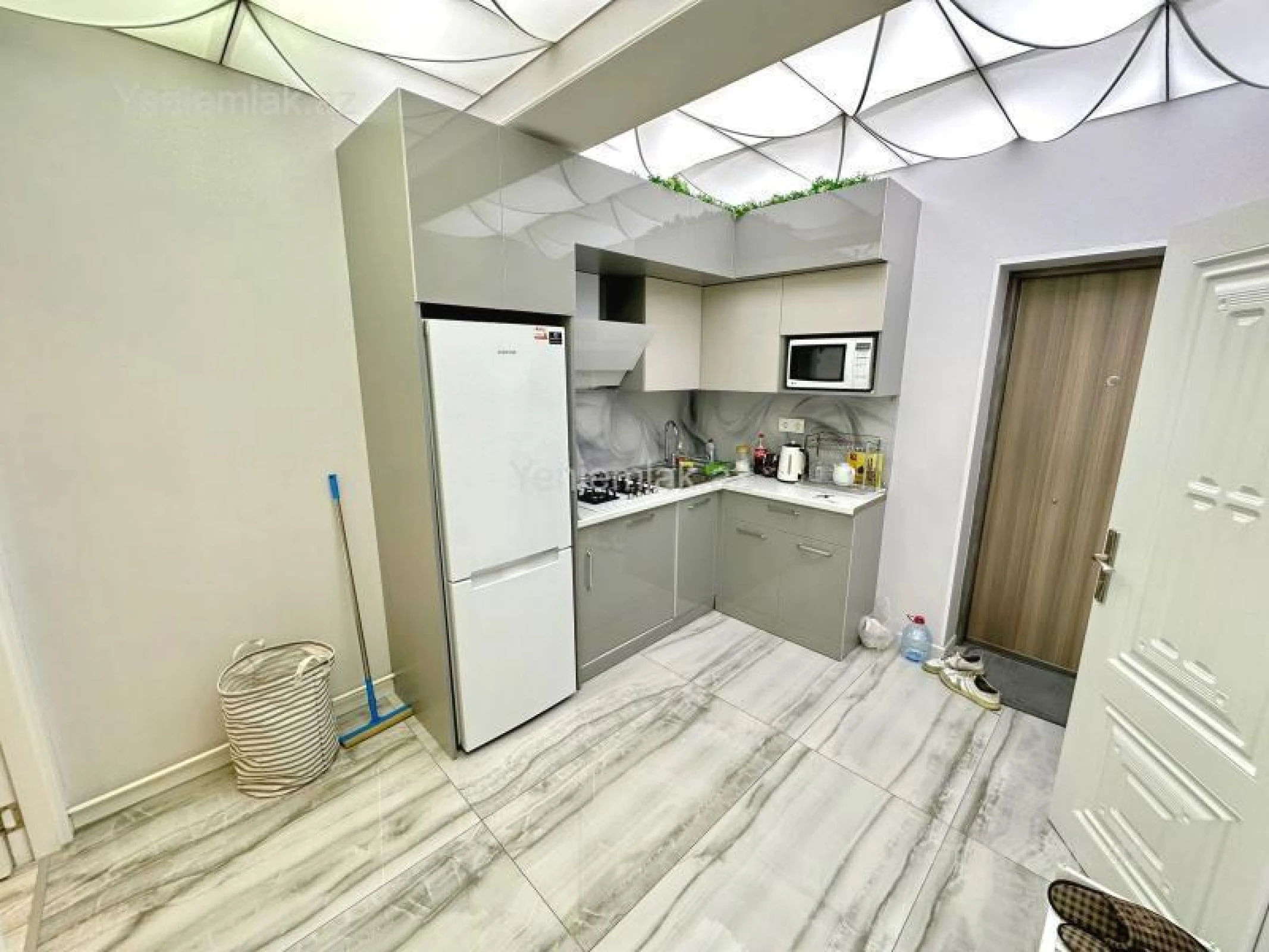 Satılır 2 otaqlı yeni tikili 60 m²