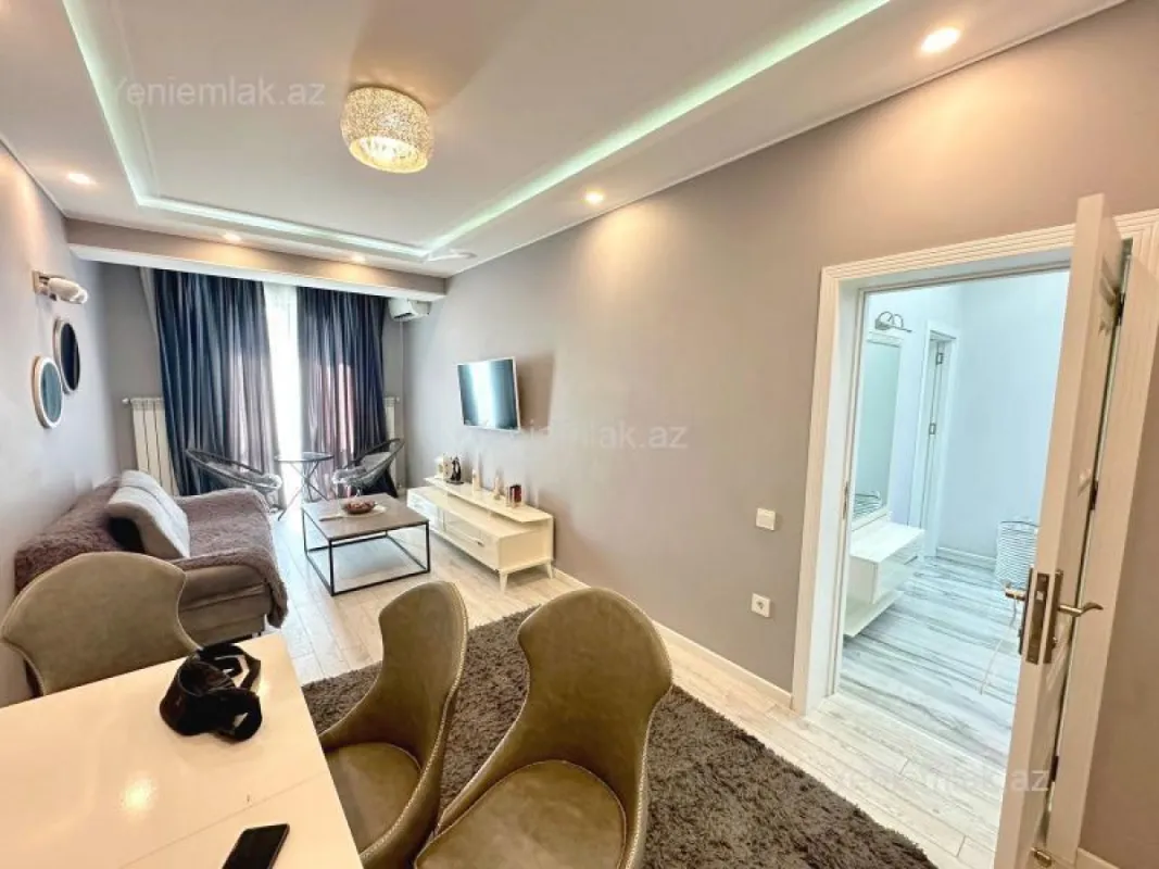 Satılır 2 otaqlı yeni tikili 60 m²