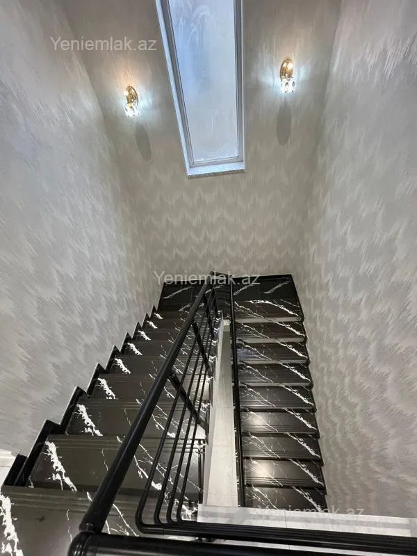 Satılır 5 otaqlı həyət evi 150 m²