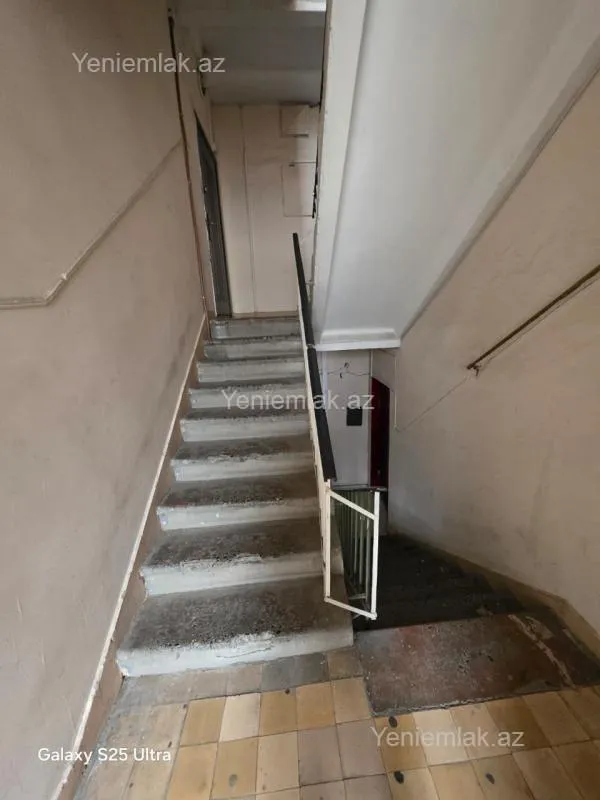 Satılır 2 otaqlı köhnə tikili 55 m²