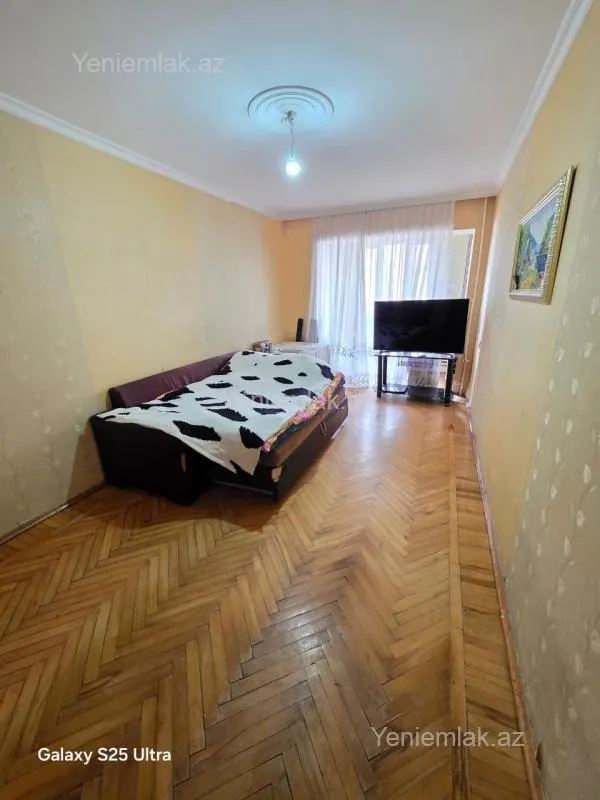Satılır 2 otaqlı köhnə tikili 55 m²